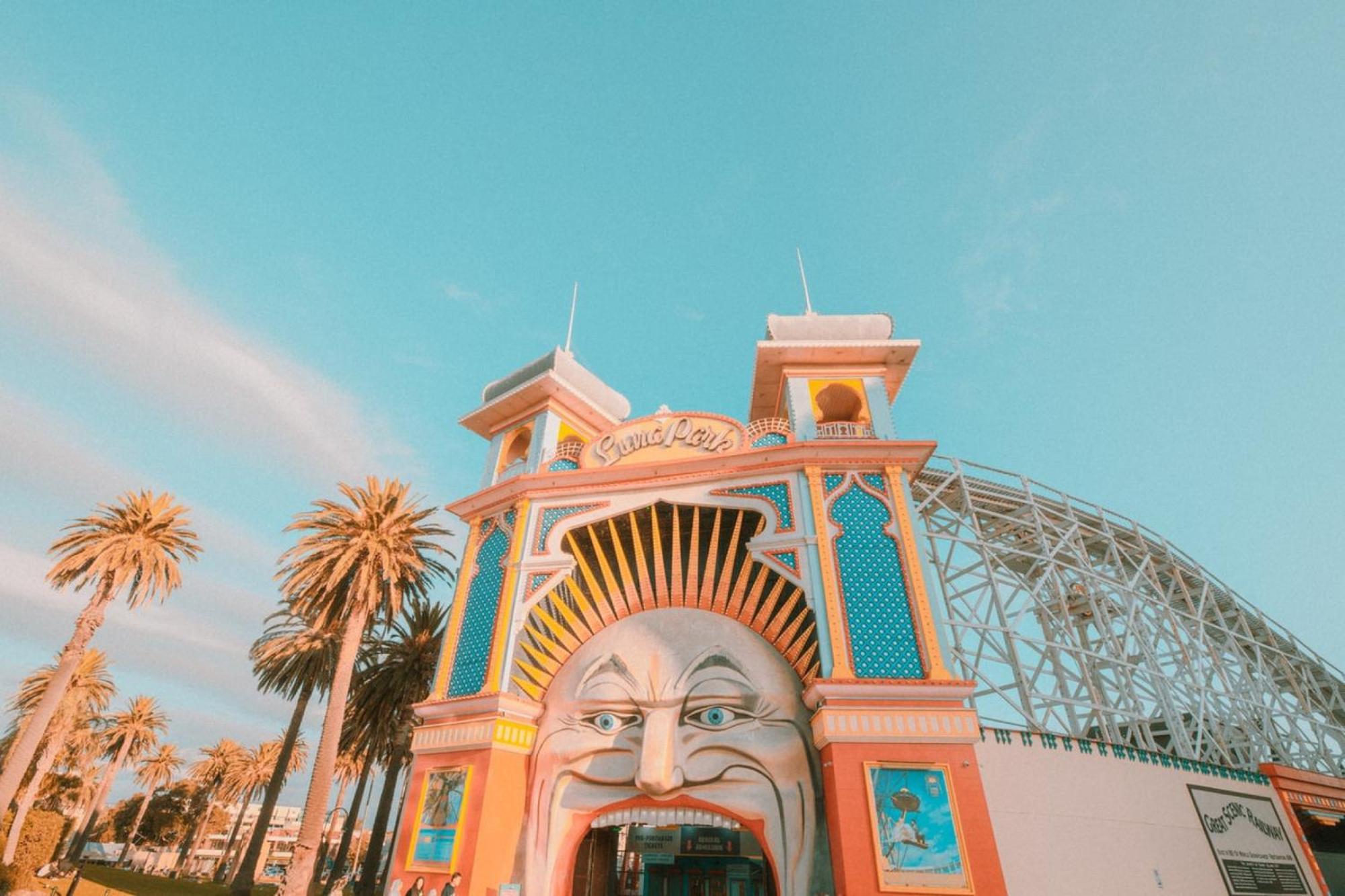 Bright Coastal In St Kilda Area * Melbourne